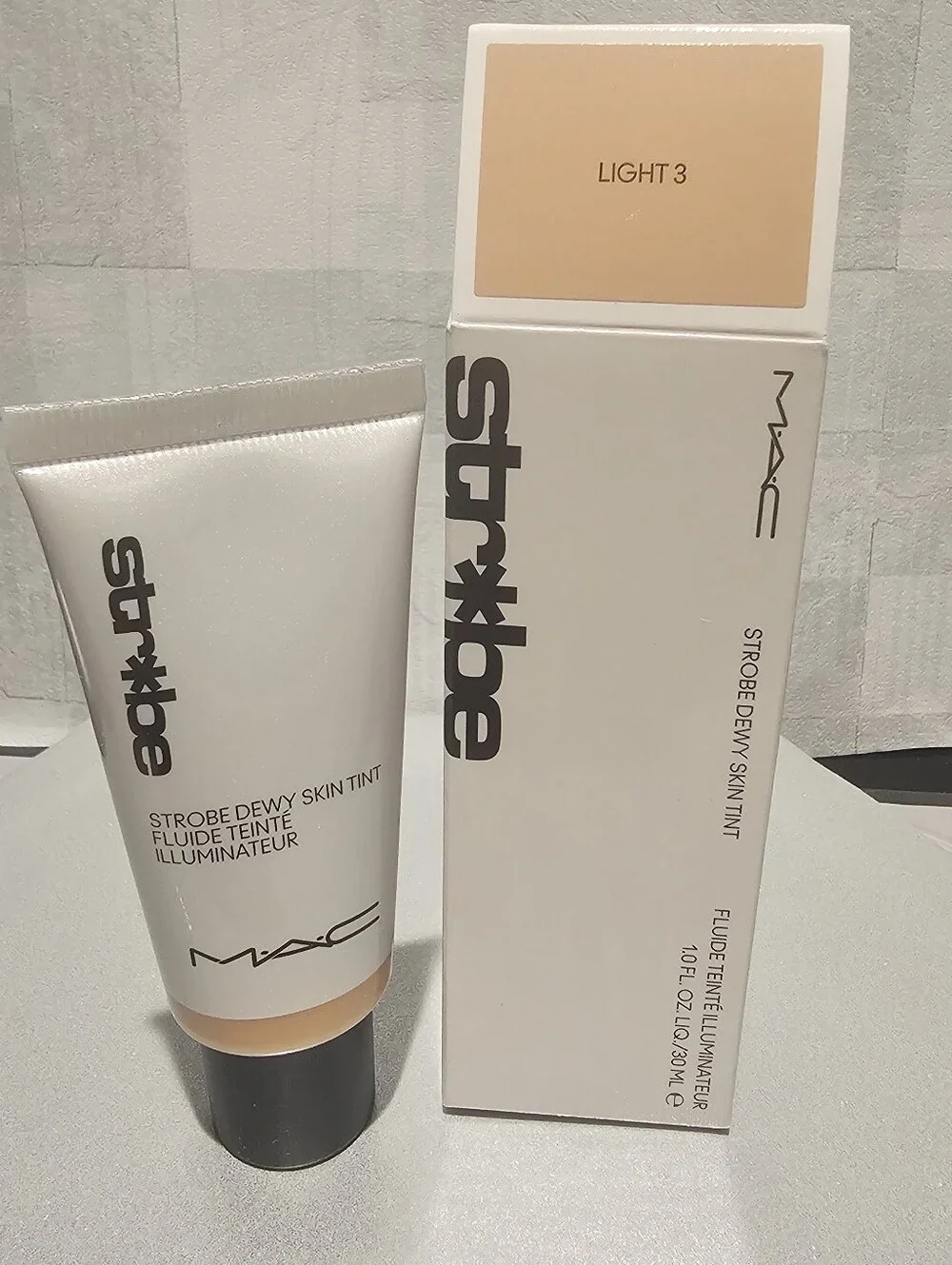 MAC Strobe Dewy Dkin Yint - Light 3 - 1oz/30ml